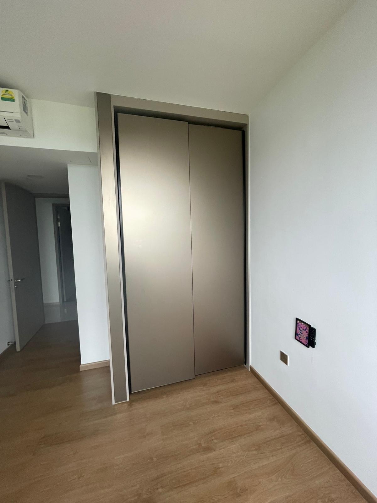 Wardrobe Sliding Door Repair Service in Singapore – Tasfia Engineering & Construction Pte Ltd